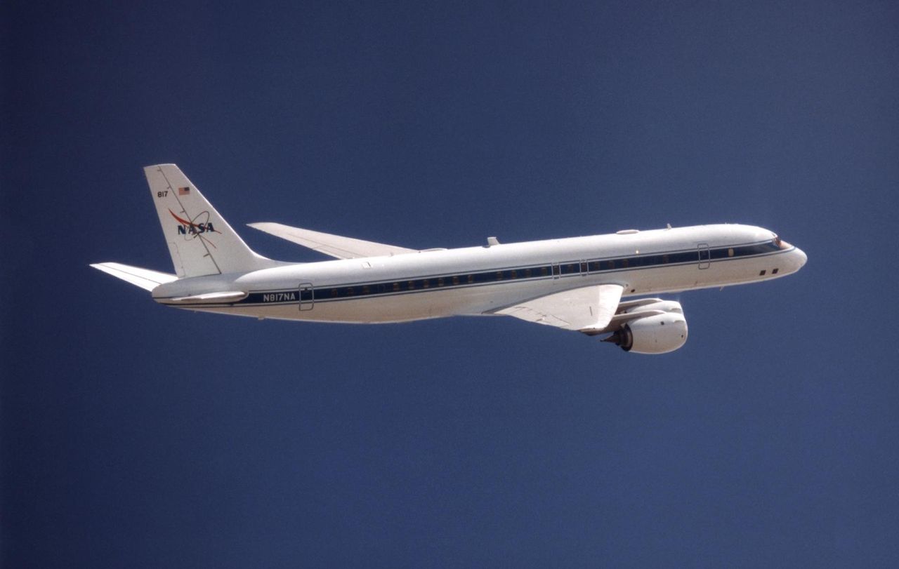 喷气客机巡航(NASA DC-8,1998)